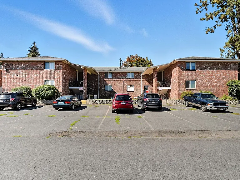 Eagles Landing Apartments — Photo 21