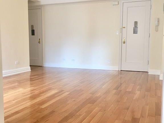 5th image of 25 E 10th St APT 9C