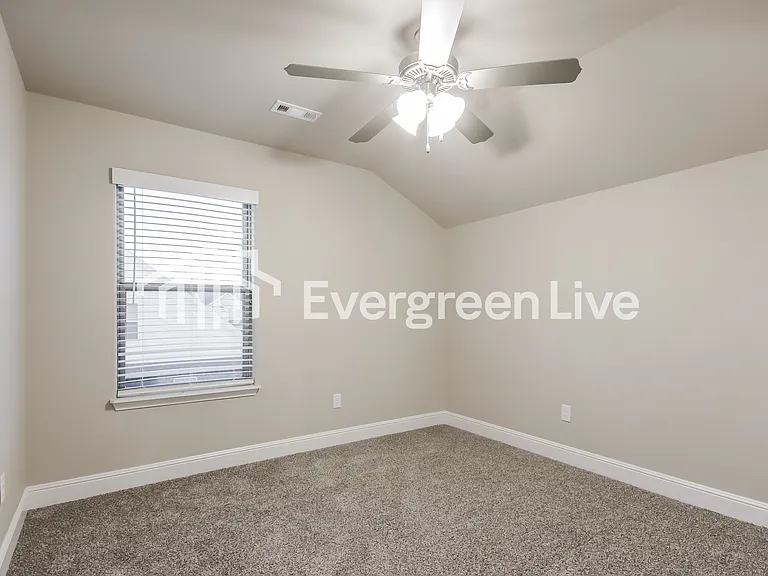 2100 Periwinkle Pl — Photo 8