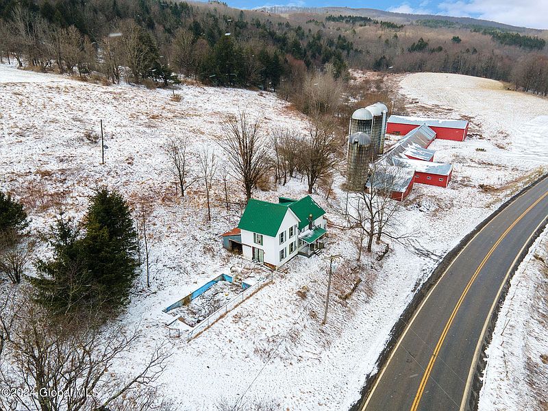 2nd image of 1016 State Highway 165