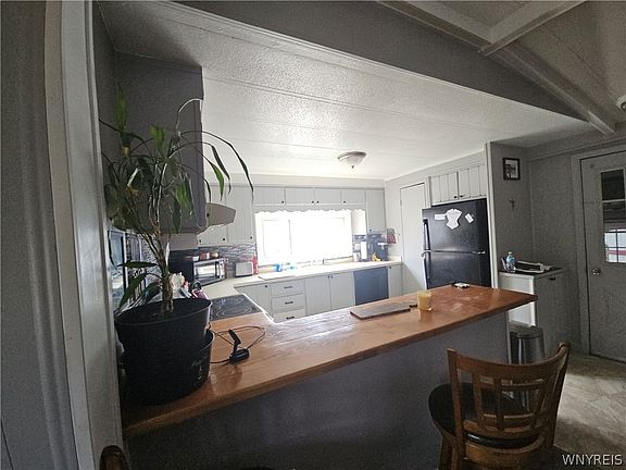 5th image of 55 Aspen St
