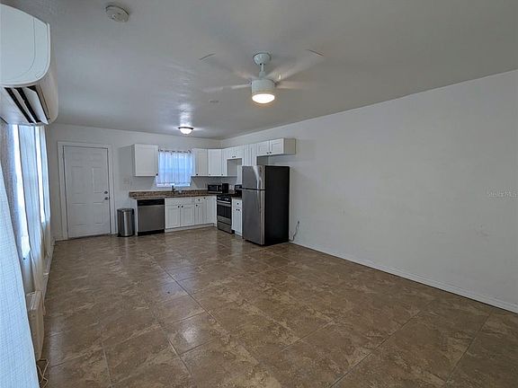 3rd image of 411 S Albany Ave APT 3