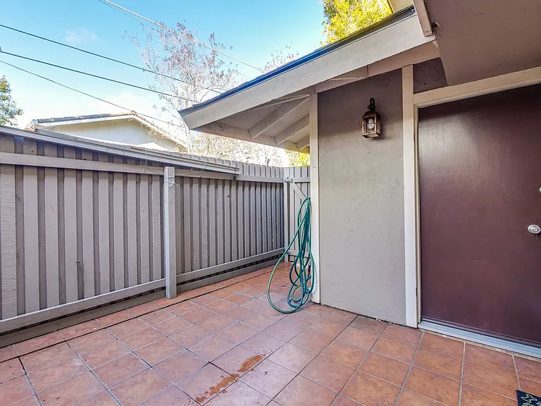 21099 Red Fir Ct — Photo 9