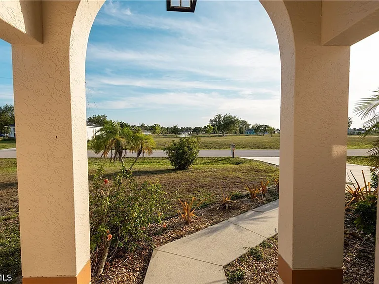 25324 Lychee Ct — Photo 14