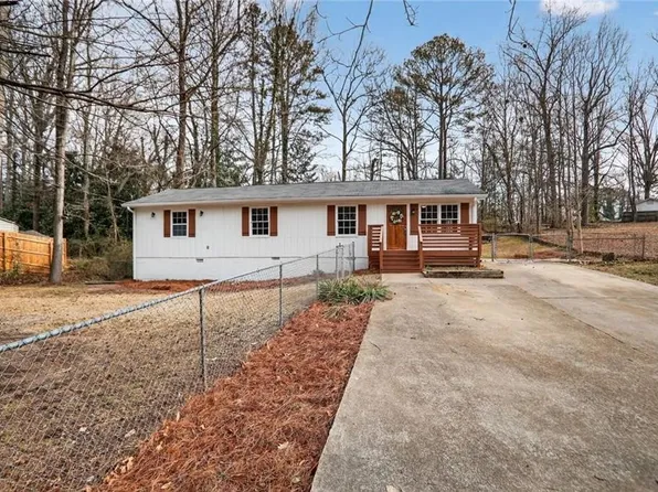 6355 Sweetbriar Dr SW, Mableton, GA 30126