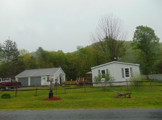 686 Ashgrove Rd, Cambridge, NY 12816