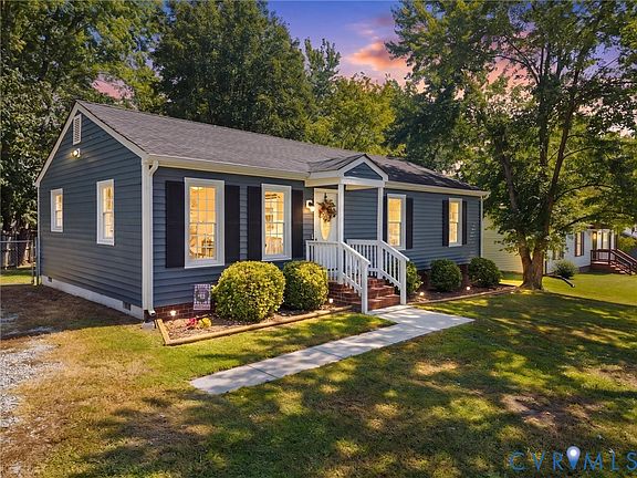 2nd image of 8907 Huntingcreek Pl