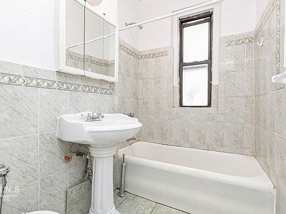 5th image of 20 Seaman Ave APT 4I
