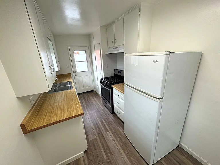 2204 Pierpont Blvd — Photo 6