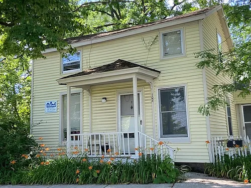 108 3rd St #2 Photo 1