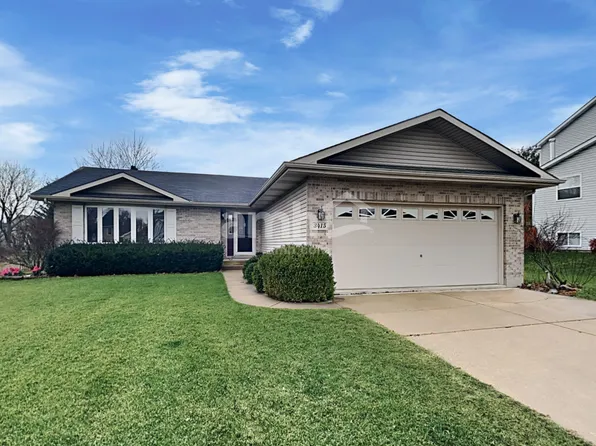 3415 Turnberry Dr, McHenry, IL 60050
