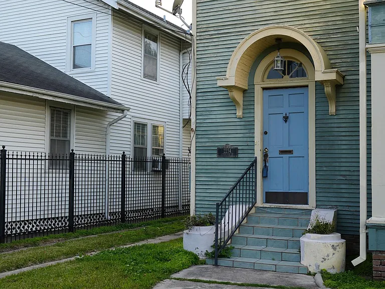 2234 Cambronne St — Photo 13