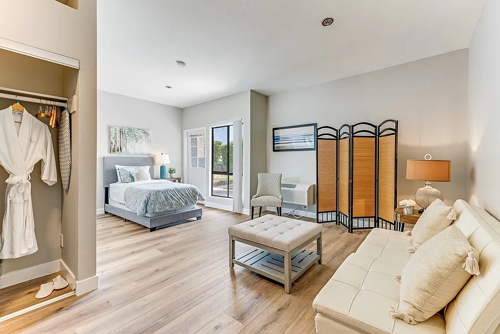 Encinitas Senior Living - 55+ Active Adult Apartments — Photo 4