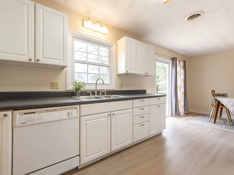 1005 Glade Rd — Photo 19