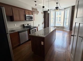 314 N Main St #203, Bloomington, IL 61701