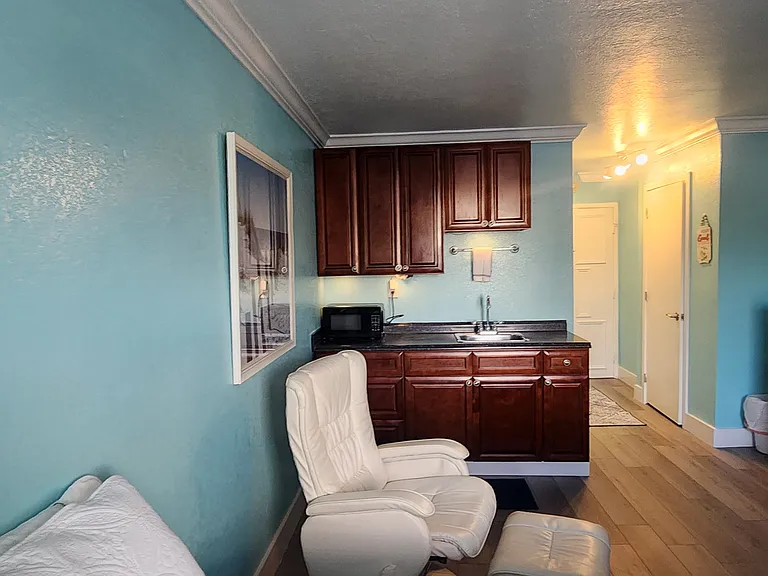 7150 N Tamiami Trl #320 — Photo 4