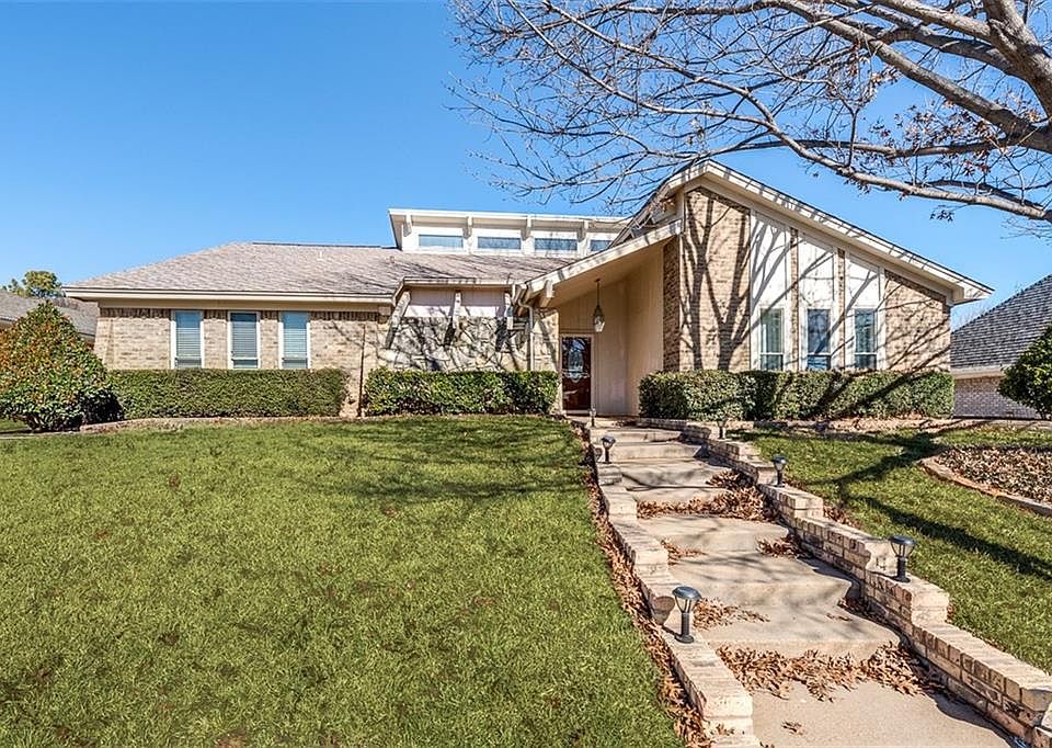 1st image of 413 Eagle Dr