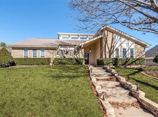 413 Eagle Dr, Bedford, TX 76021