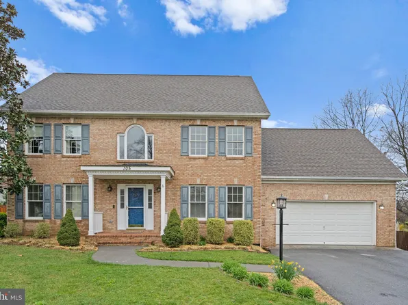 105 Winns Cir, Winchester, VA 22602
