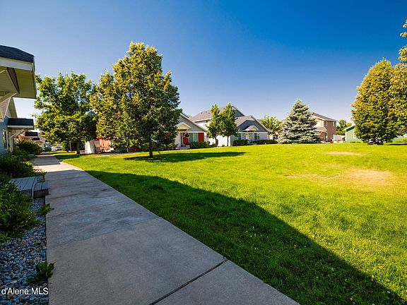 4th image of 1301 N Forsythia Cir