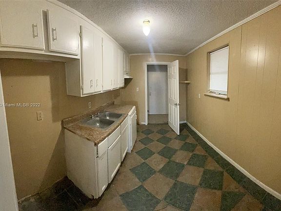 3rd image of 230 Weis Ln #B