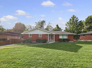 16 Londonderry Dr, Fairview Heights, IL 62208