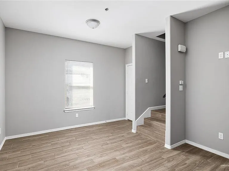 1400 Hummingbird Ct #10 — Photo 5