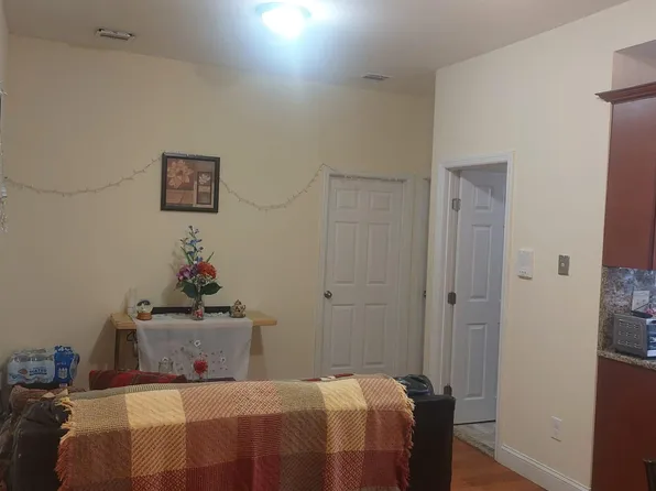 4704 Grand Avenue image 5 of 14