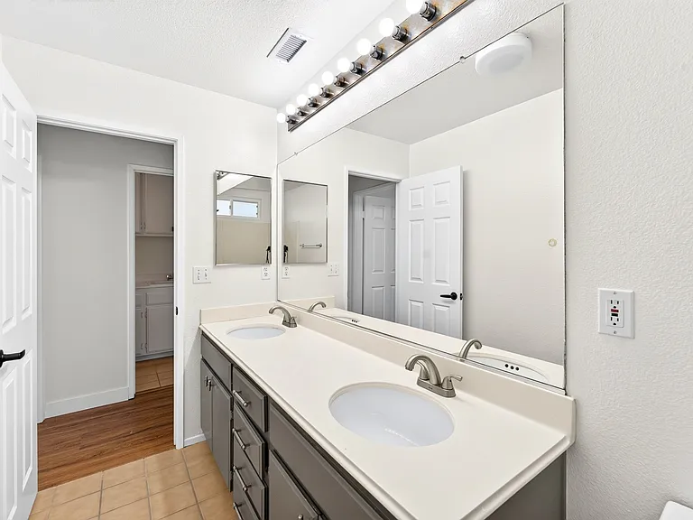 42028 Dunes Ct — Photo 31
