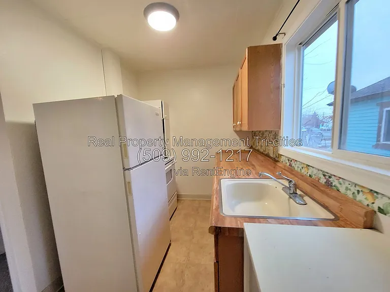 728 W Bonneville St #1 — Photo 5