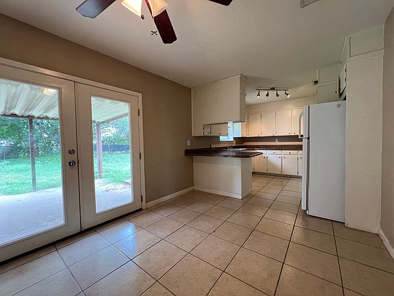 3rd image of 1359 Melissa Dr