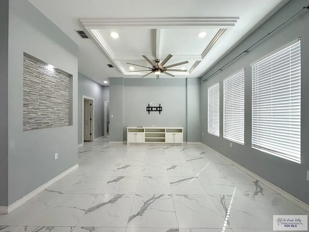 4 bed, 3.0 bath, 2774 sqft, $2,700 — Photo 3