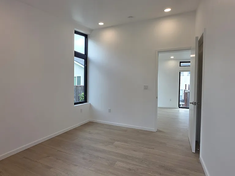 11B Hazel Ave — Photo 13