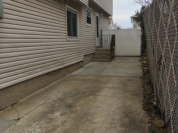 Side entrance 