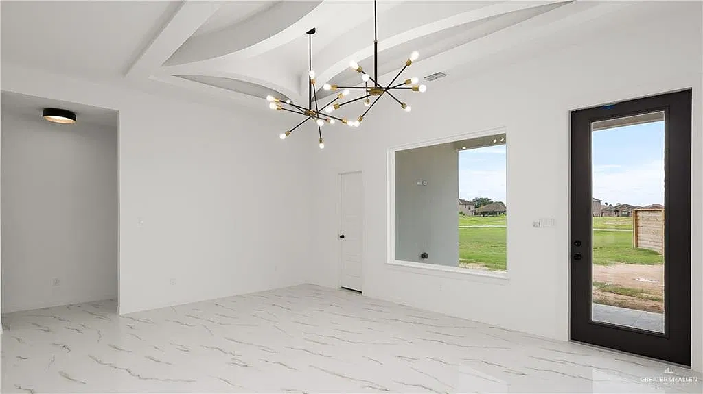 3 bed, 3.0 bath, 2055 sqft, $2,800 — Photo 3