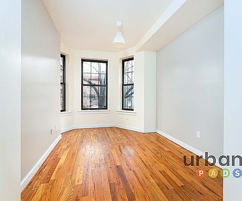 4th image of 1251 Jefferson Ave #4