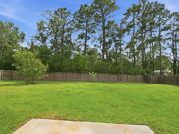 4th image of 165 Clydesdale Cir