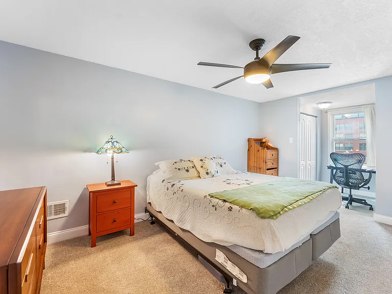 5255 Carnegie St — Photo 5
