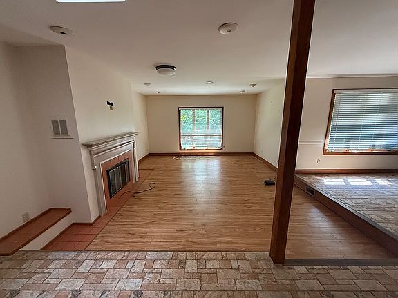4th image of 10200 Rivertown Rd
