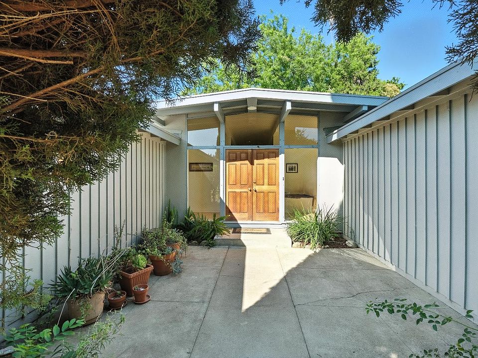 1st image of 3896 Arrowhead Dr
