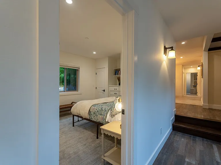 610 Forest Ave — Photo 45