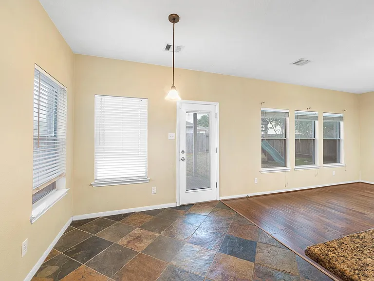 10003 Lynette Falls Dr — Photo 15