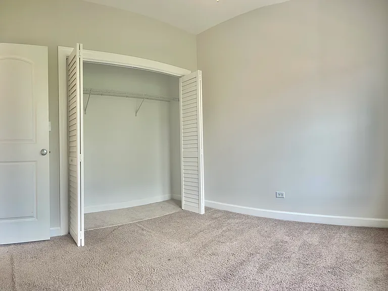 837 E 52nd St #3N — Photo 18