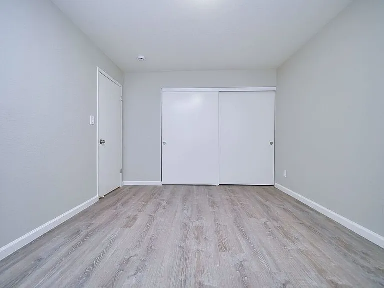 920 Fletcher Ln #203 — Photo 3