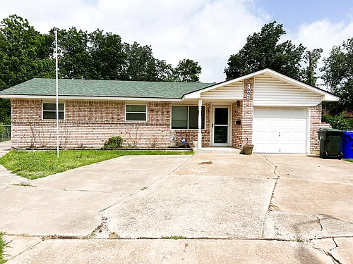 1002 Raleigh Cir Photo 1
