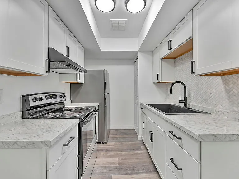 Apply At

Under Rentals

1 & 2 Bedroom Apartments Available

Water and Trash Paid!
Tags