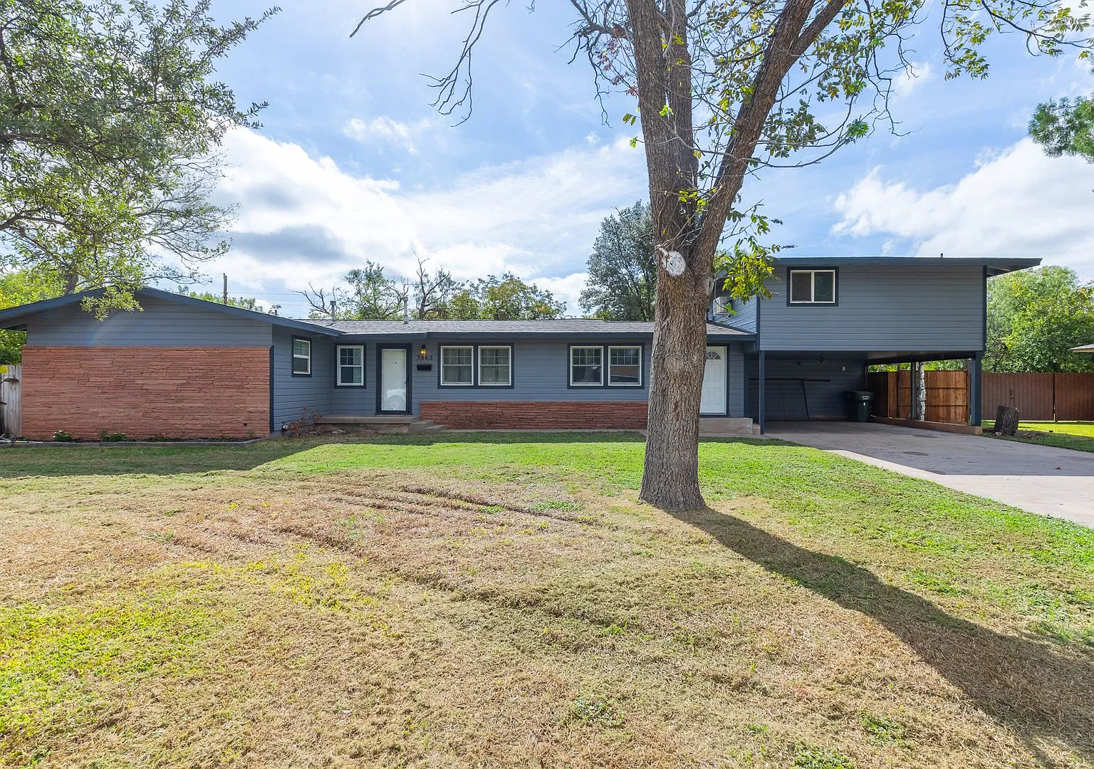 3865 Whittier Street — Photo 2