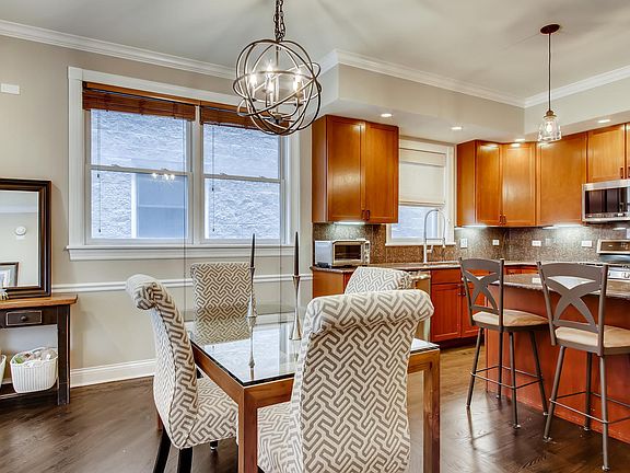 5th image of 3046 N Oakley Ave #1S