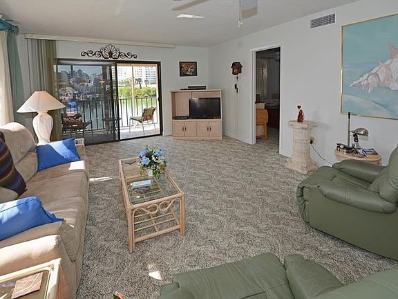 3rd image of 7930 Sun Island Dr S APT 211