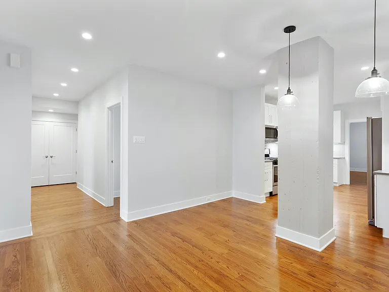 3000 N Sheridan — Photo 16